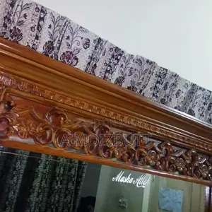 Solid Wood Vintage Dressing Table with Classic Design