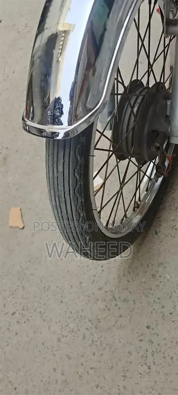 Honda CD 70 Motorcycle - 2016/2017 Model Reliable Two-Wheeler