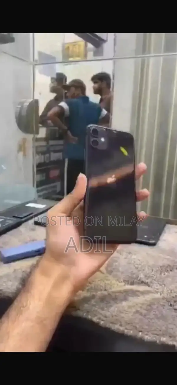 Apple iPhone 11 128GB Dual SIM Waterproof Smartphone