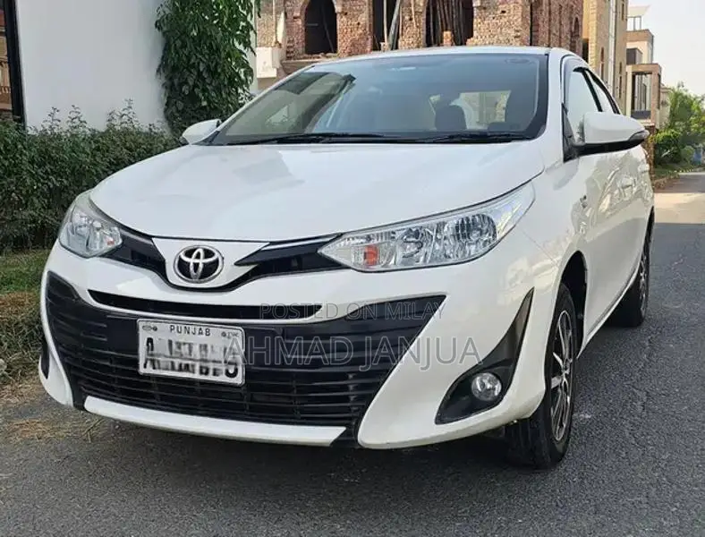 Toyota Yaris ATIV CVT Sedan - Low Mileage Well-Maintained Vehicle