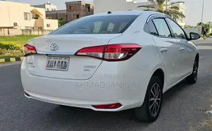 Toyota Yaris ATIV CVT Sedan - Low Mileage Well-Maintained Vehicle