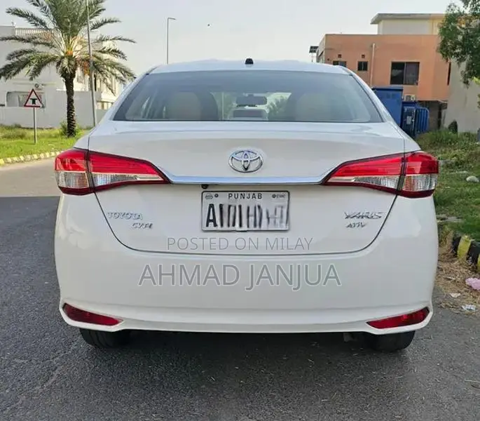 Toyota Yaris ATIV CVT Sedan - Low Mileage Well-Maintained Vehicle