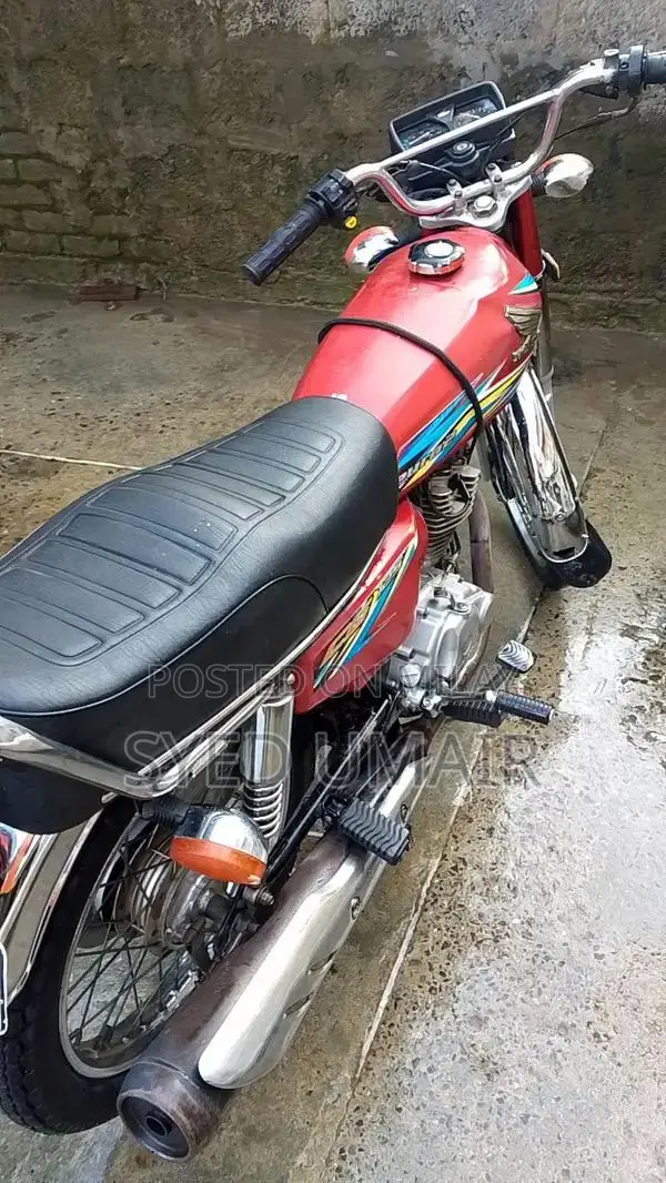 Honda 125cc Motorcycle for Sale - Great Condition