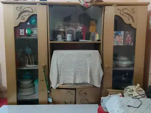 Almari Mirror Divider - Elegant Home Furniture Piece