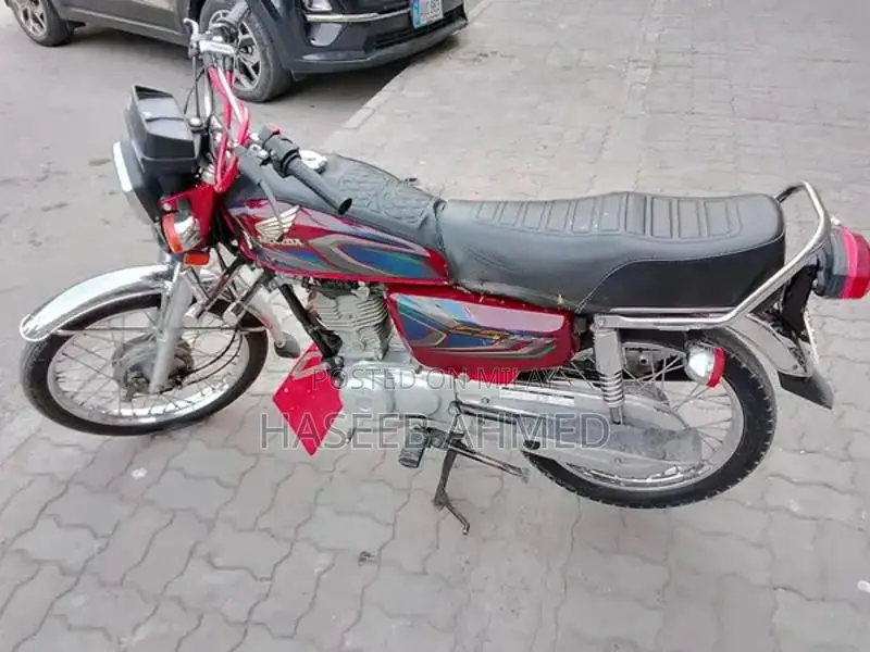 Honda 125 Motorcycle - Red Model 22