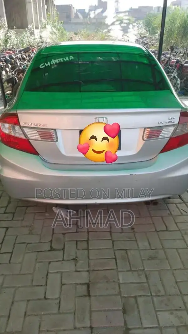 Honda 2015 Model Sedan with LCD Screen and Back Camera