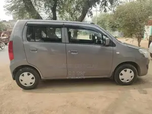 Suzuki Wagon R VXL Hatchback - Well Maintained First Owner Vehicle