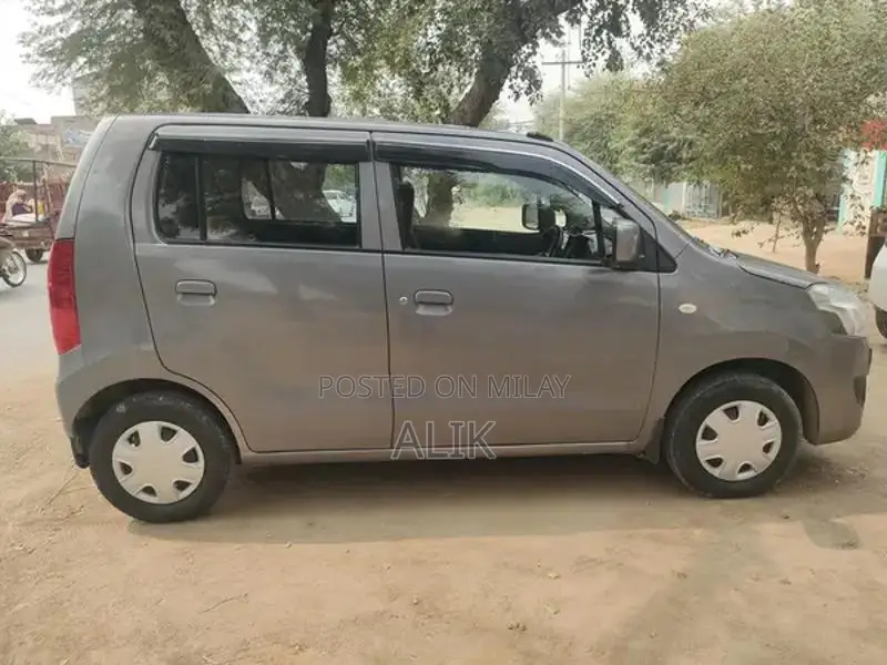 Suzuki Wagon R VXL Hatchback - Well Maintained First Owner Vehicle