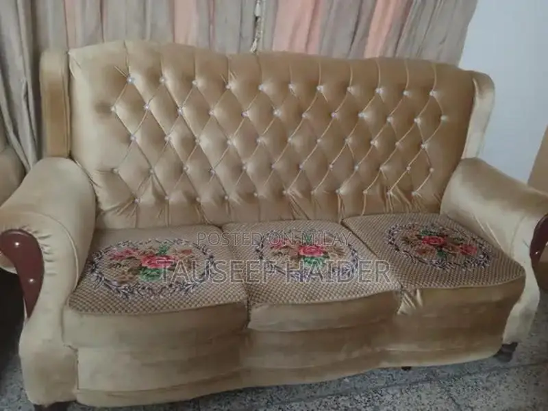 Comfortable Living Room Sofa Set with Multiple Seating Options