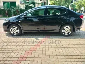 Photo - Reliable Used Car in Excellent Condition - Low Maintenance