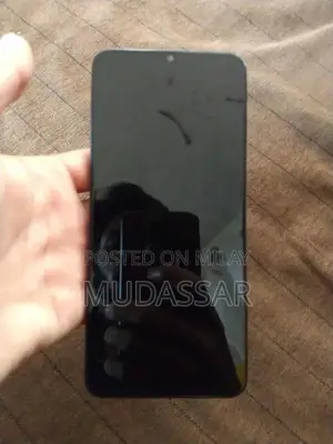 Photo - Realme Budget Smartphone with Dual Camera and Large Storage