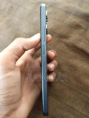 Realme Budget Smartphone with Dual Camera and Large Storage