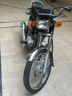 Photo - Honda CG 125 Motorcycle - Classic Single Cylinder Bike