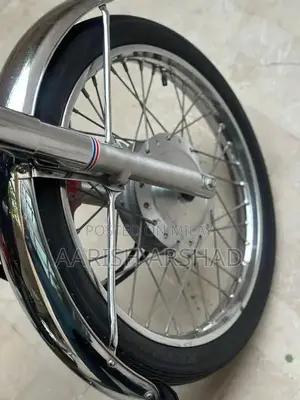 Honda CG 125 Motorcycle - Classic Single Cylinder Bike