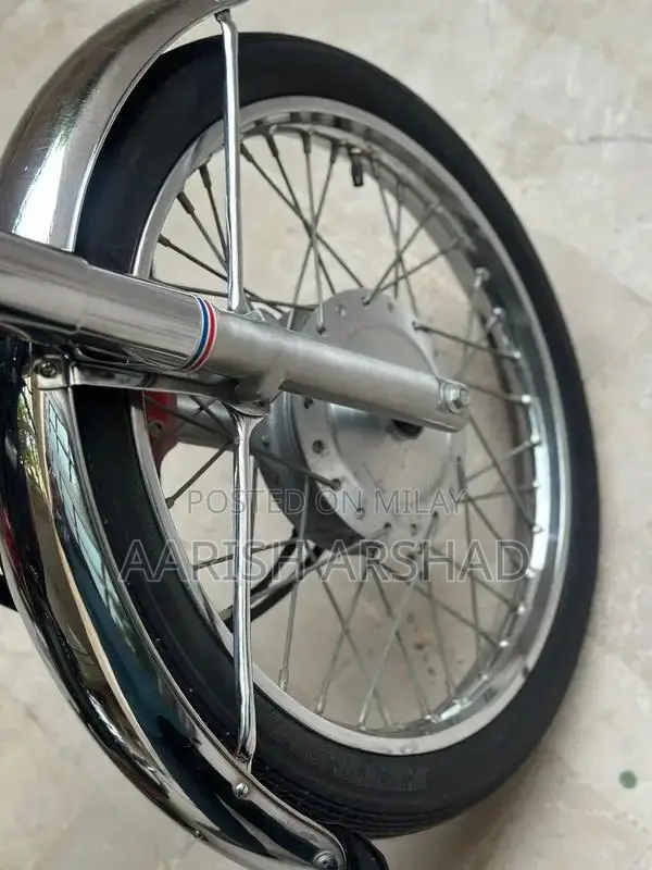 Honda CG 125 Motorcycle - Classic Single Cylinder Bike