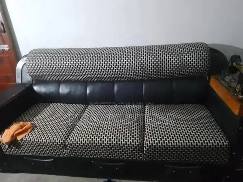 6-Seater Sofa with Comfortable Design