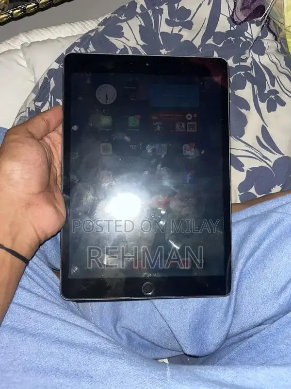 Apple iPad 7th Gen 10.2" 32GB Wi-Fi, Silver - Touch ID Not Working