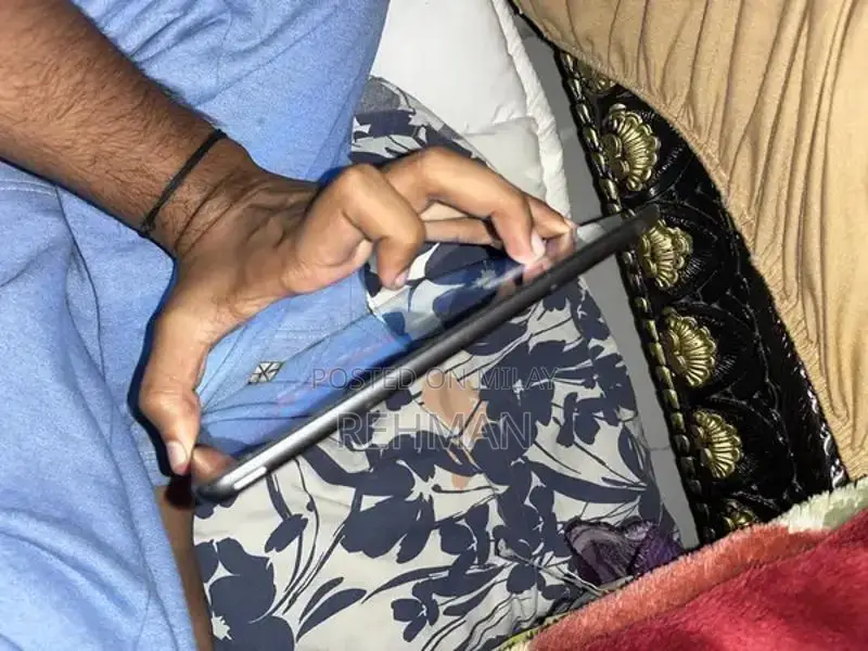 Apple iPad 7th Gen 10.2" 32GB Wi-Fi, Silver - Touch ID Not Working