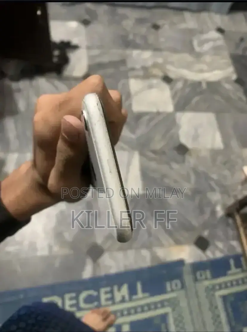 Apple iPhone XR 64 GB White