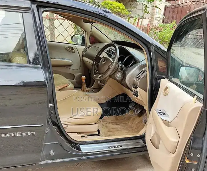 Honda City IDS-I 1.3CC Sedan - Metallic Black Manual Transmission