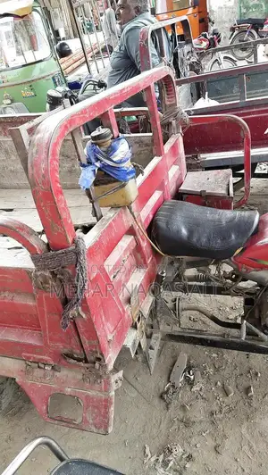 Loader Rikshaw with United 100 Engine