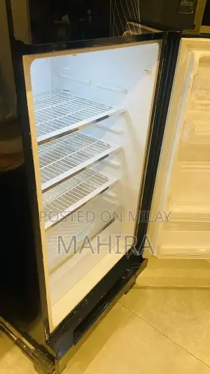 Kenwood Large Capacity Refrigerator - Clean and Well-Maintained