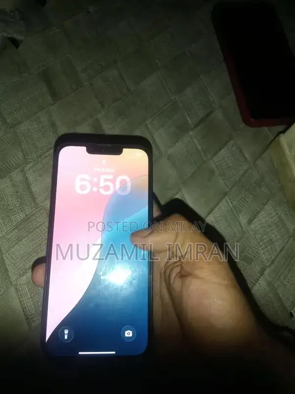 Apple iPhone 13 128GB Smartphone Excellent Condition