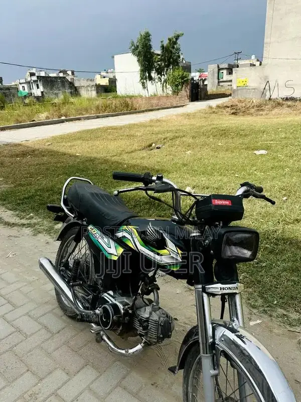Honda CD 70 Motorcycle - Classic Single Cylinder Commuter Bike
