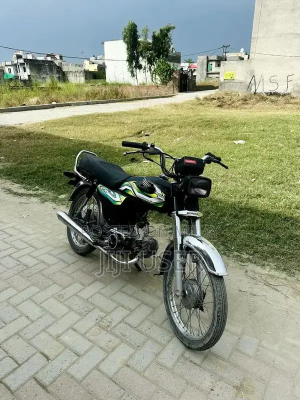 Honda CD 70 Motorcycle - Classic Single Cylinder Commuter Bike