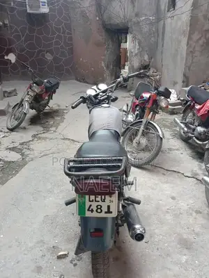 Suzuki GS 150 Motorcycle - Kick and Self Start Model