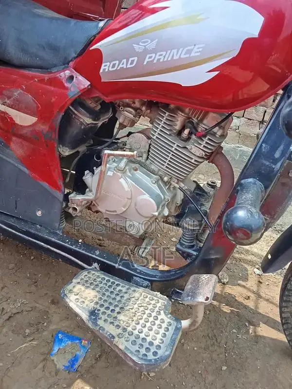 Road Prince Loader Rickshaw - Reliable Commercial Transport