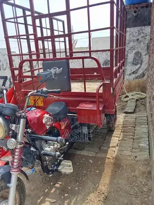 Road Prince Loader Rickshaw - Reliable Commercial Transport