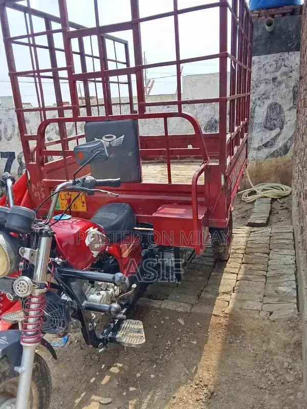 Road Prince Loader Rickshaw - Reliable Commercial Transport