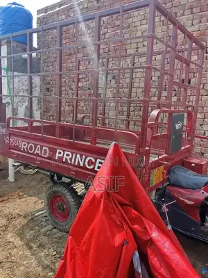 Road Prince Loader Rickshaw - Reliable Commercial Transport