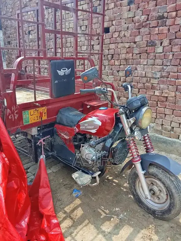 Road Prince Loader Rickshaw - Reliable Commercial Transport