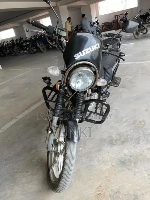 Suzuki GS 150 Special Edition Motorcycle 2021