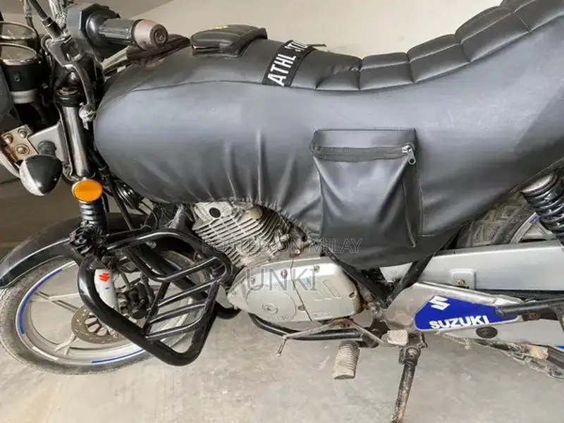 Suzuki GS 150 Special Edition Motorcycle 2021