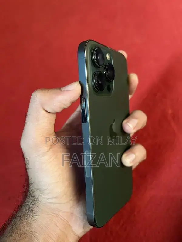 Apple iPhone 13 Pro - High-End Smartphone with Premium Features