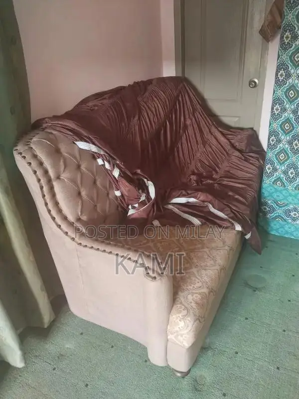 Comfortable 5-Seater Living Room Sofa - Gently Used