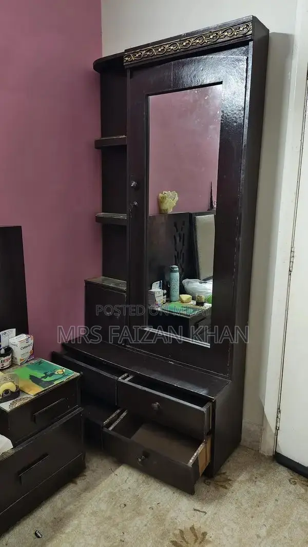 Elegant Wooden Dressing Table with Mirror and Multiple Storage Shelves