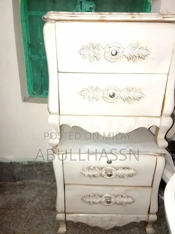 Lightly Used Bedroom Furniture Item in Excellent Condition