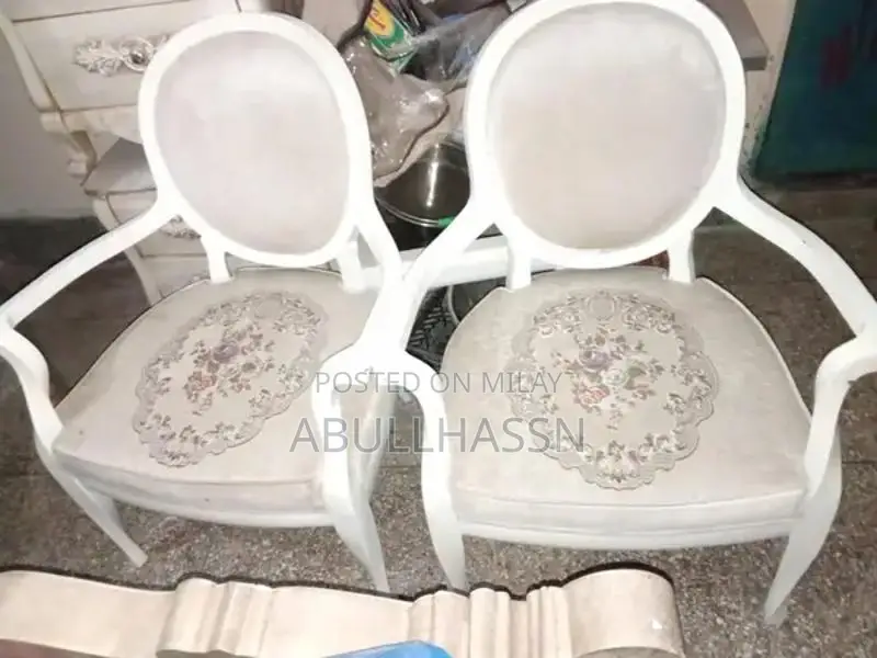 Lightly Used Bedroom Furniture Item in Excellent Condition