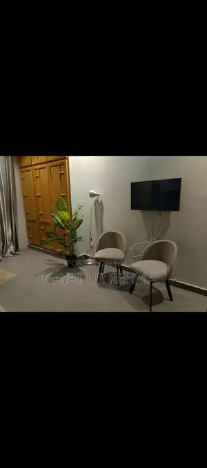 Luxury Guest Room in G11-1 with Private Guard and Kitchen