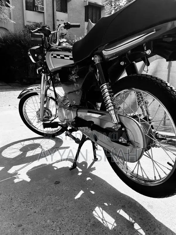 United 70cc Motorcycle: Low Mileage, Well-Maintained Bike