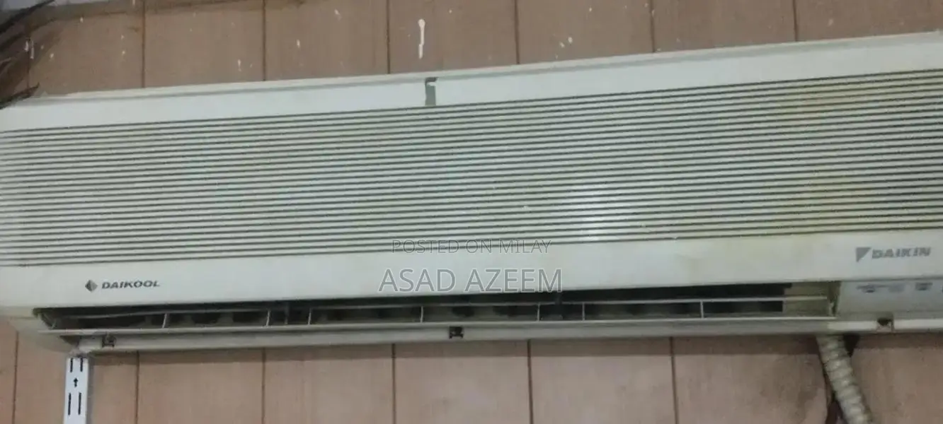 DAIKIN 1.5 Ton Split Air Conditioner - Excellent Condition