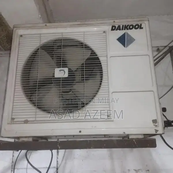 DAIKIN 1.5 Ton Split Air Conditioner - Excellent Condition