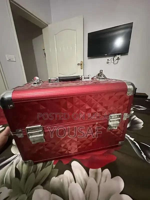 Elegant Monthly Beauty Subscription Box with Cosmetic Samples