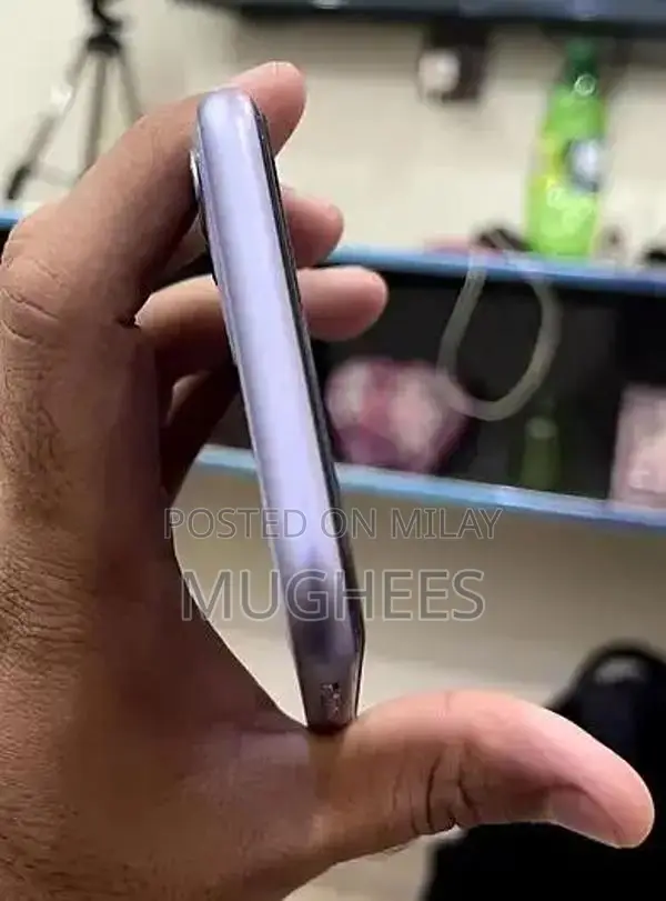 Apple iPhone 11 Smartphone - 128GB Storage, Excellent Condition