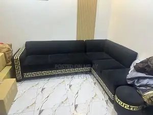 Photo - L-Shaped 6-Seater Sectional Sofa with Side Table