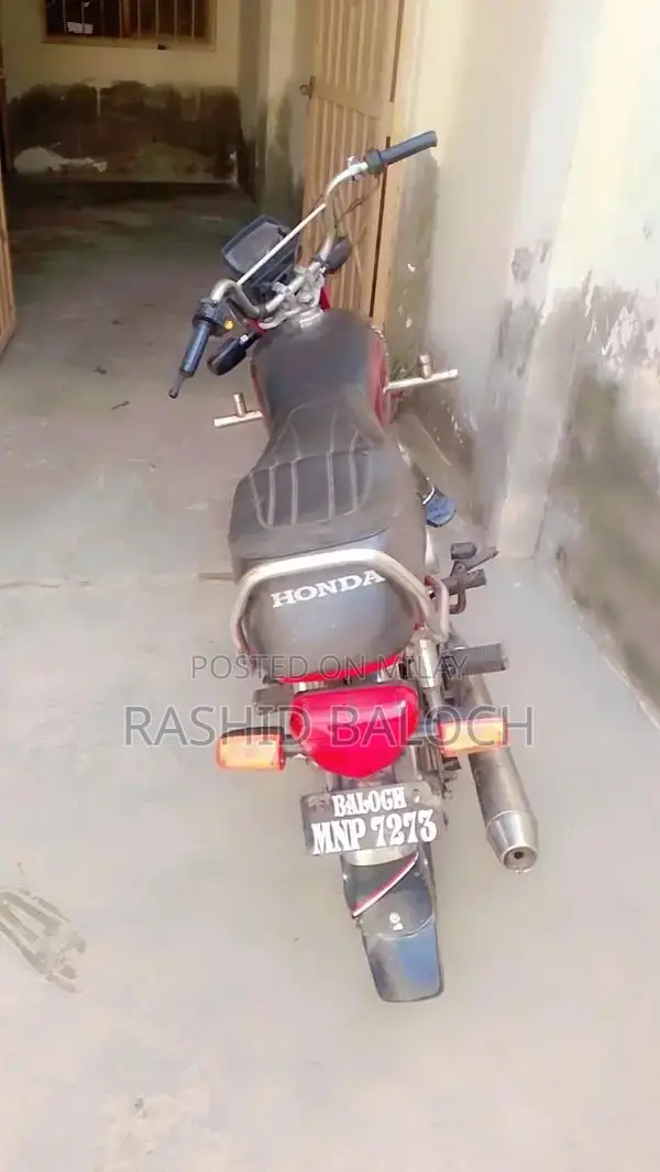 Honda CD 70 Motorcycle - Classic Commuter Bike